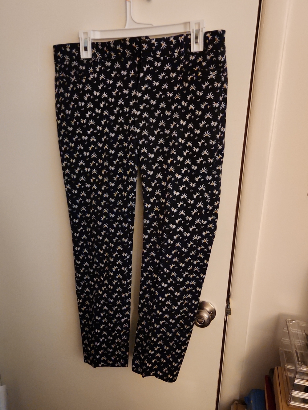 Banana Republic Navy Straight-Leg Pants with Floral Daisy Print Size 6 Sloan